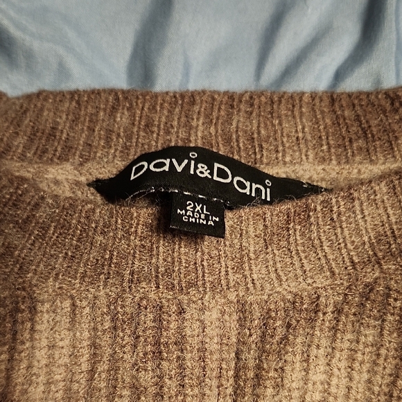 DAVI & DANI Cream and Brown Tie-Dye Sweater - Picture 2 of 5